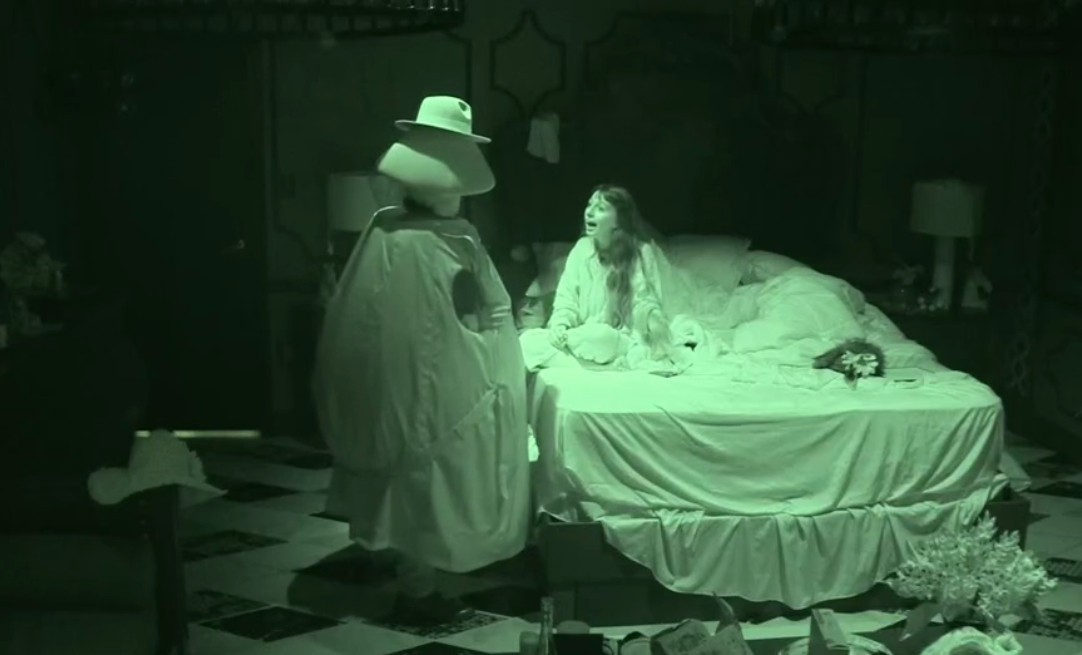 BB27 Vince Egg in Ava's HoH room in night vision.